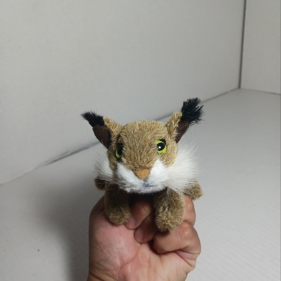 Folkmanis Brown Mini Bob Cat Finger Puppet Tan with Green Eyes 5" - Picture 3 of 10